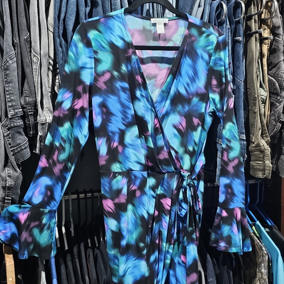 LONDON TIMES Pullover Wrap Dress Bell Sleeve Bottoms Size 10 Long Sleeve - Picture 6 of 14